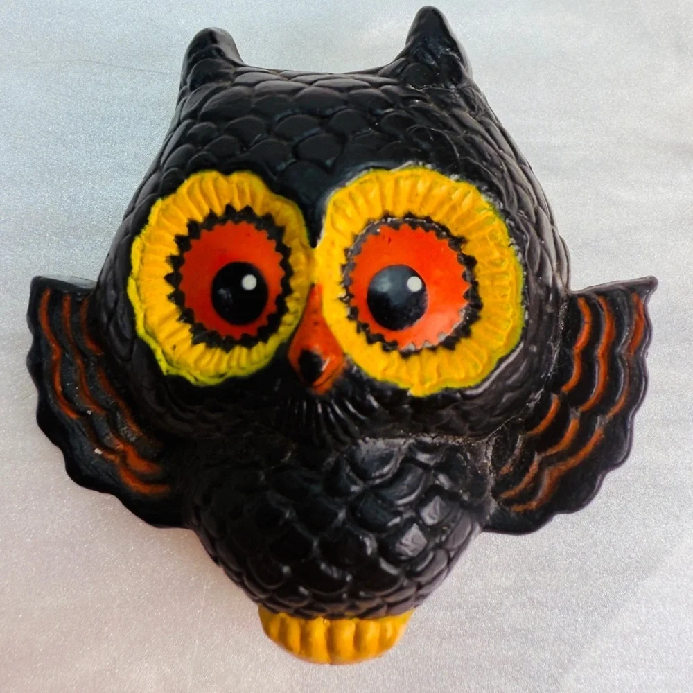Vintage carved painted owl, brooch, pin